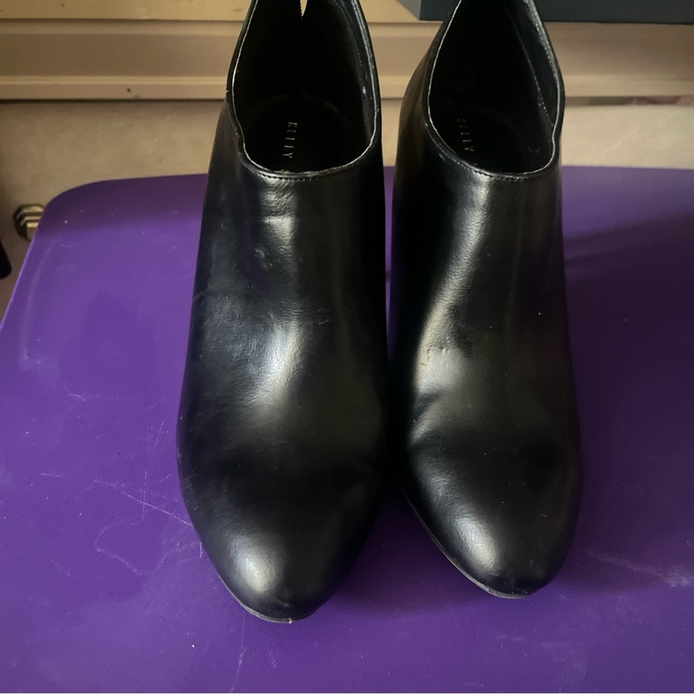 Kelly & Katie Sleek Black Ankle Booties